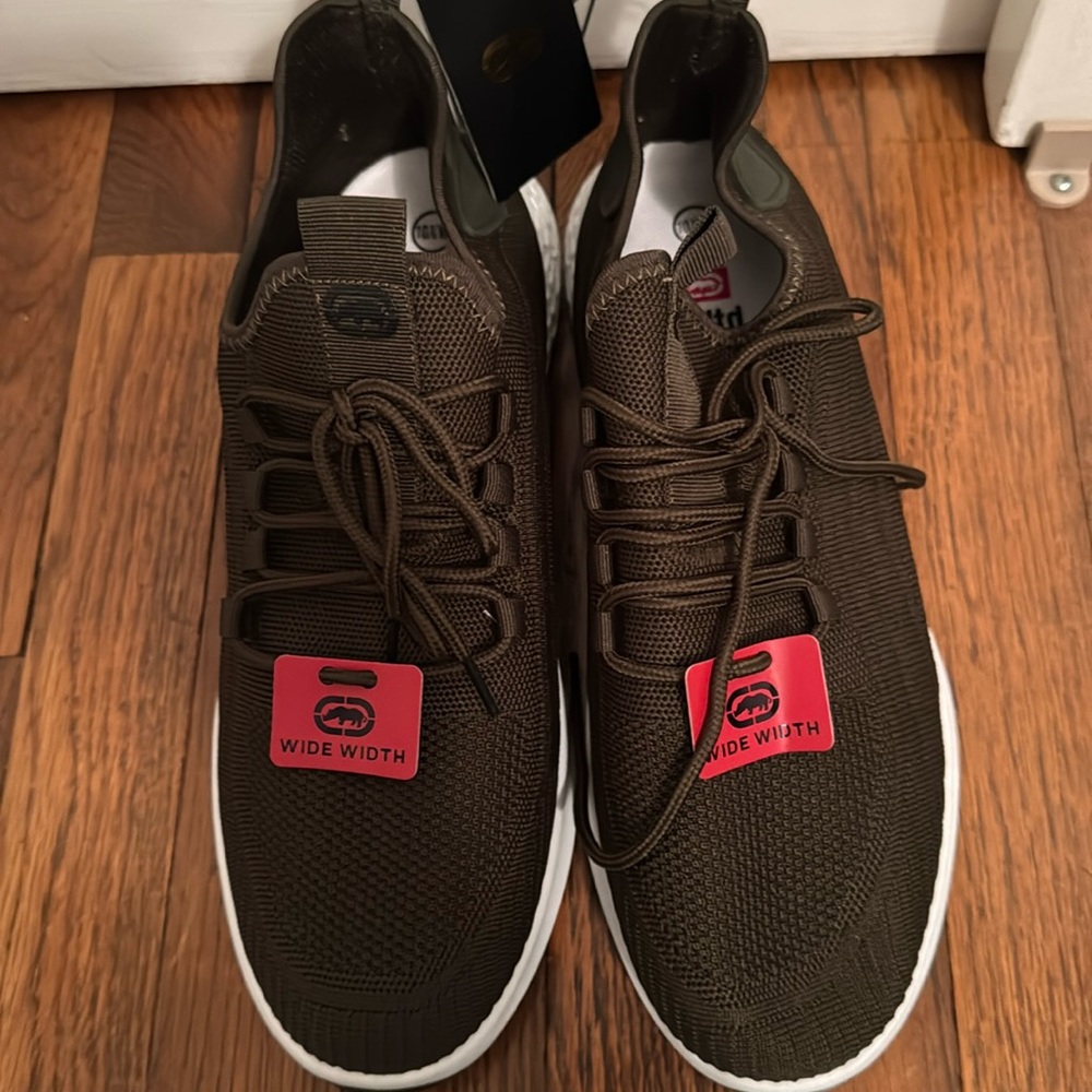 EKTO Unltd brown sneakers
